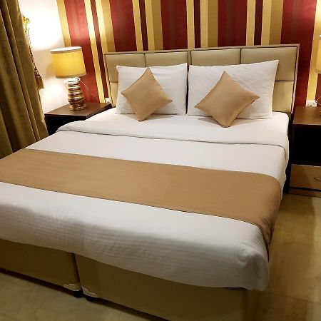 Al Muhanna Plaza Luxury Plus Salmiya Exterior photo